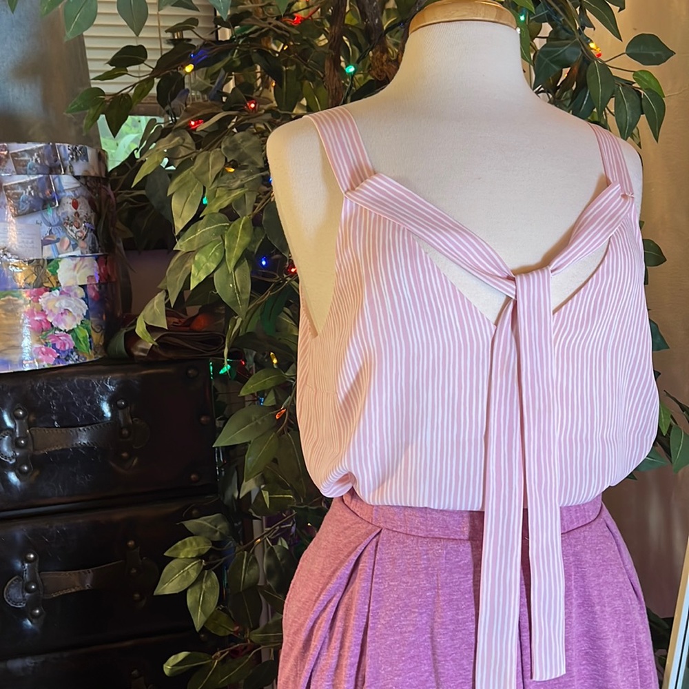 Pink tie tank